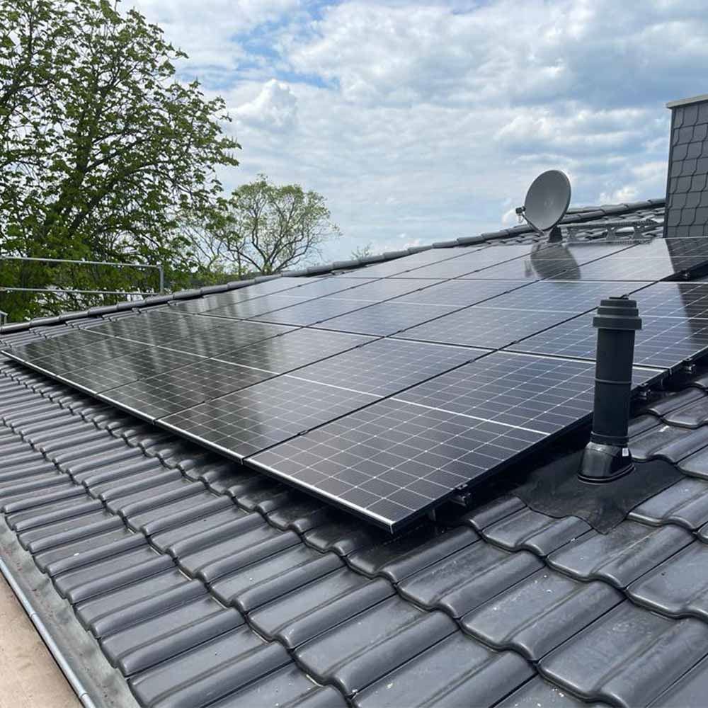 Photovoltaik-Anlage Bad Saarow-Pieskow, Schliemannweg 32 Module 13,94 KWp zum Eigenverbauch mit Speicher und Überschuss Einspeisung